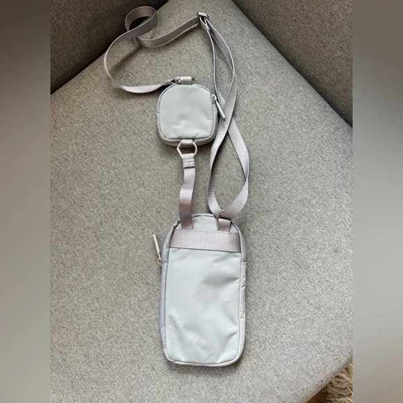 Lululemon 2 compartment shoulder bag - Picture 6 of 9